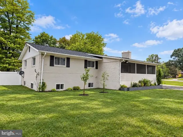 7411 Colchester Dr, Clinton