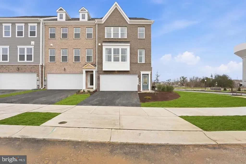 2558 Trelleborg Pl, WALDORF