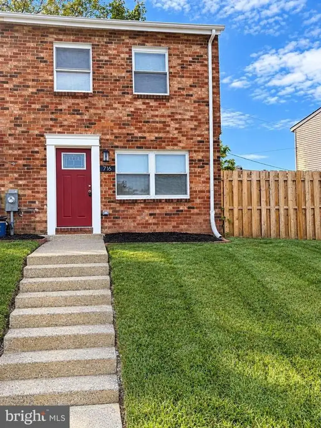 716 Deacon Hill Ct, BROOKLYN