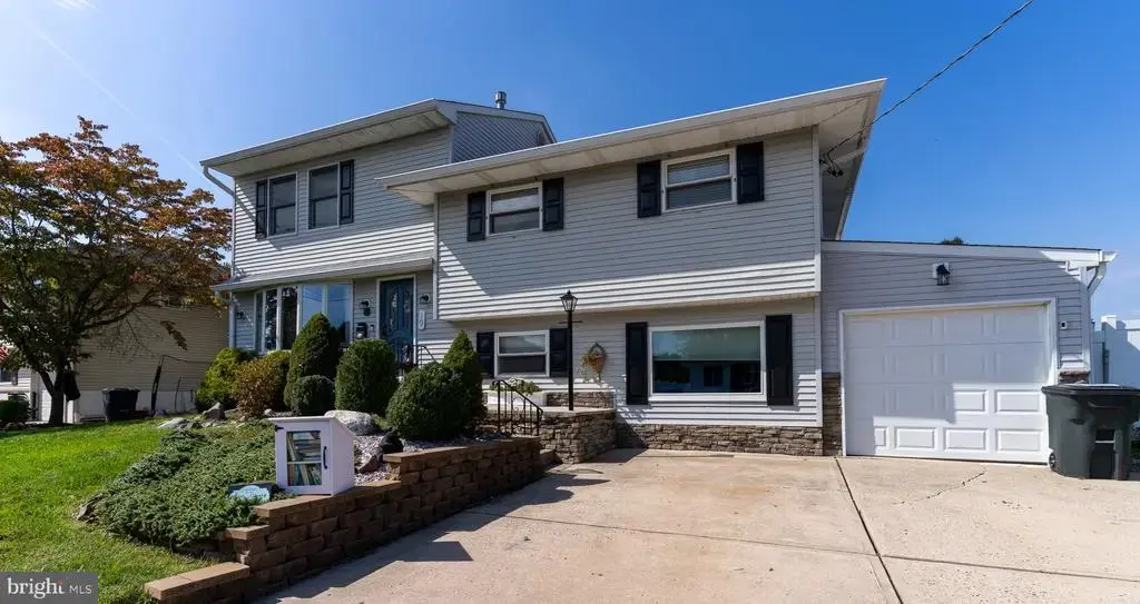 19 Duncan Dr, HAMILTON TWP