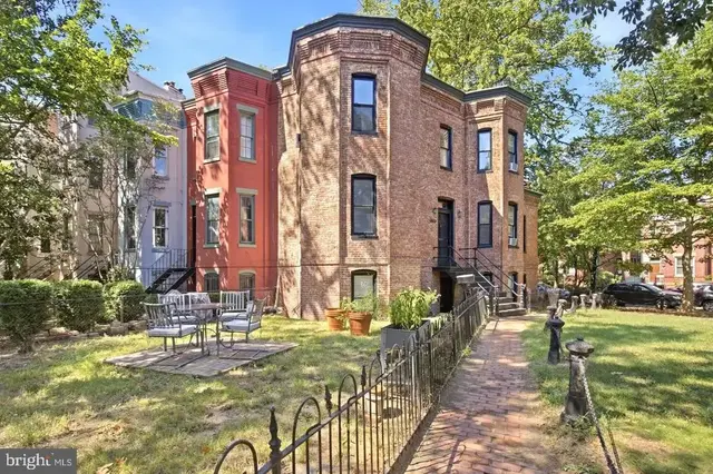820 North Carolina Ave Se, Washington