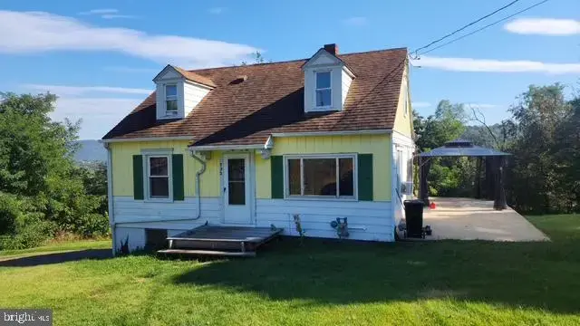 732 Hunt Ter, Cumberland