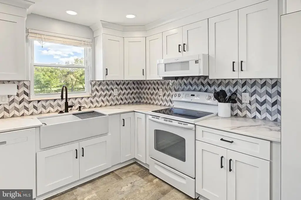 6444 Lancaster Dr, WARRENTON