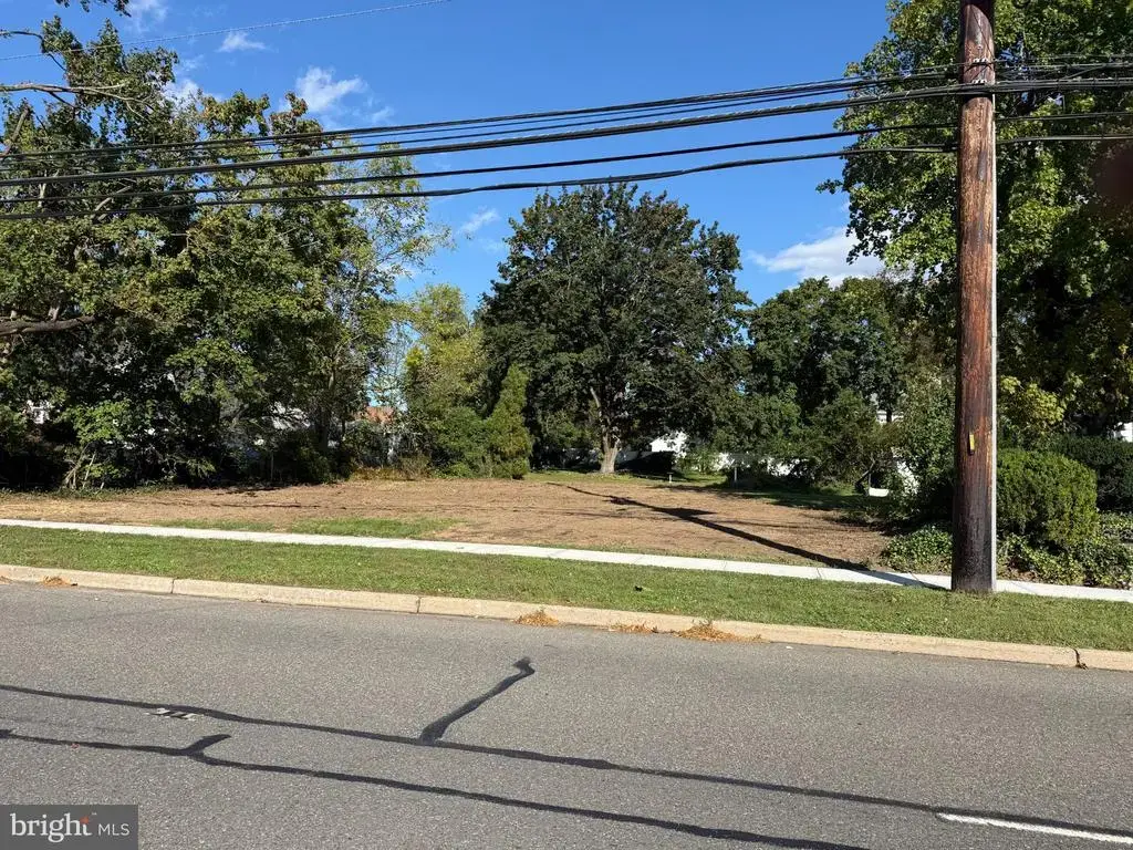 826 Hughes Dr, HAMILTON TWP