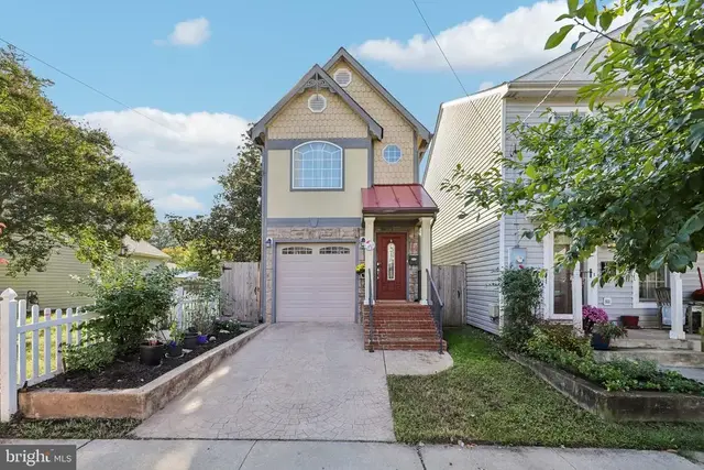 626 Stuart St, Fredericksburg
