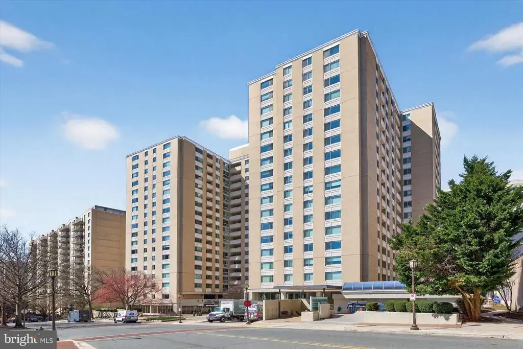 4601 N Park Ave #214p, CHEVY CHASE