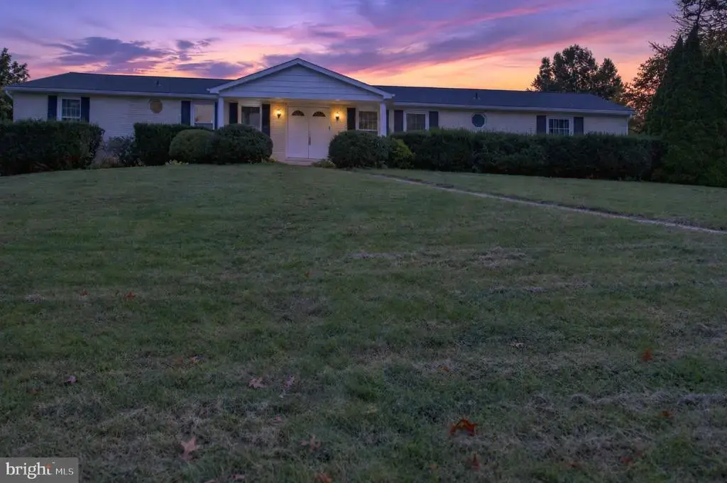 175-185 April Ln, DALLASTOWN