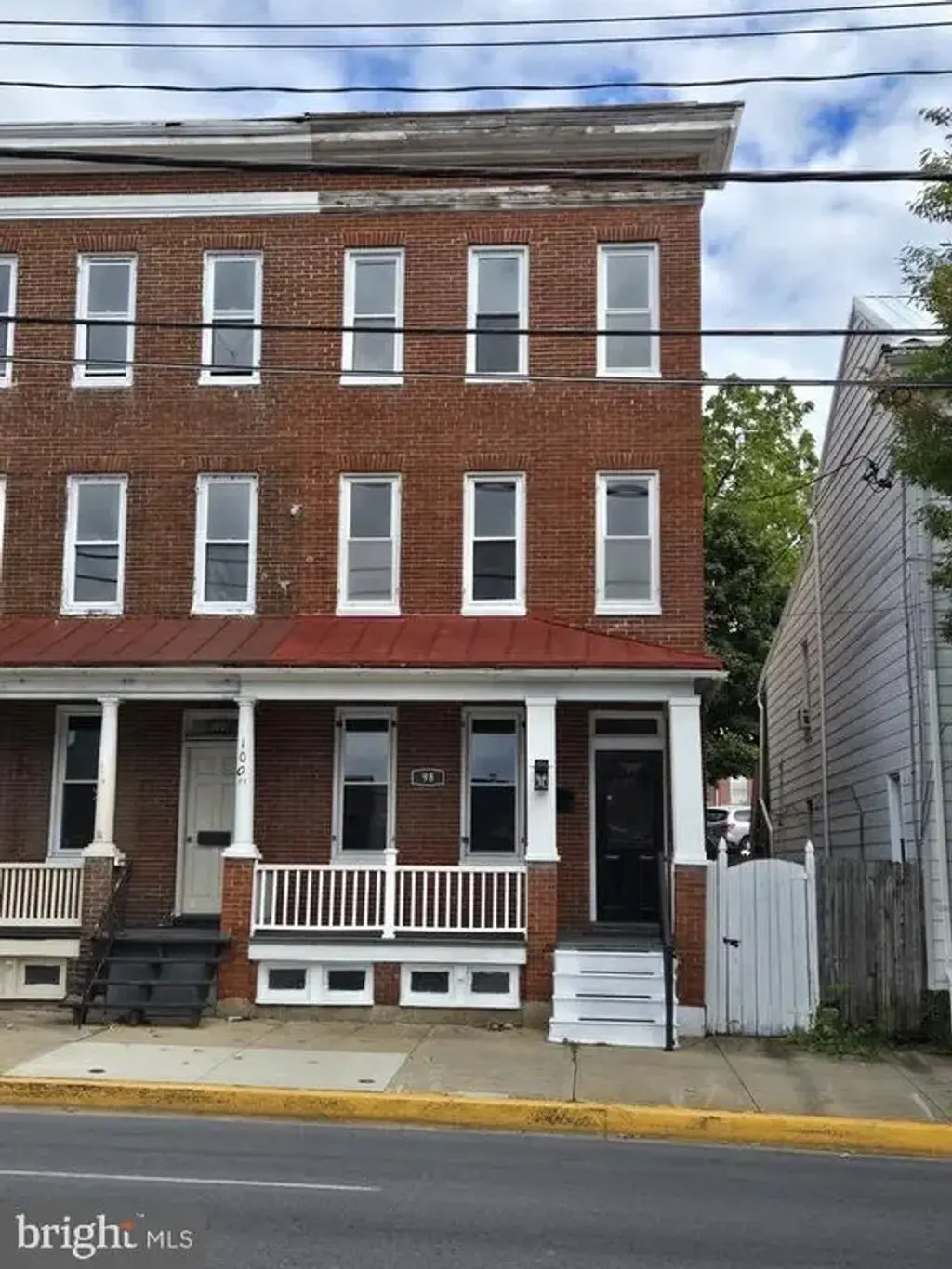98 W Main St, WESTMINSTER