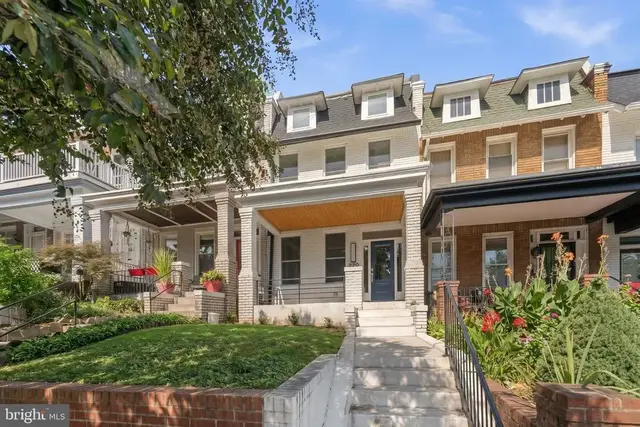 220 V St Ne, Washington