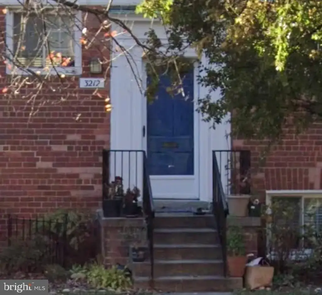 3212 Valley Dr, ALEXANDRIA