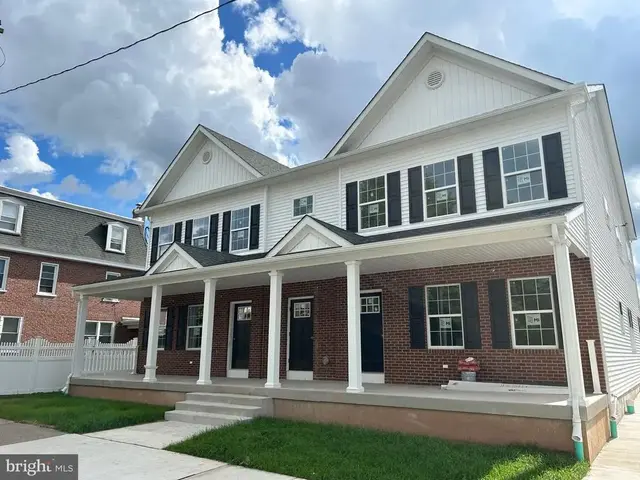 138 5th St W #4, Lansdale