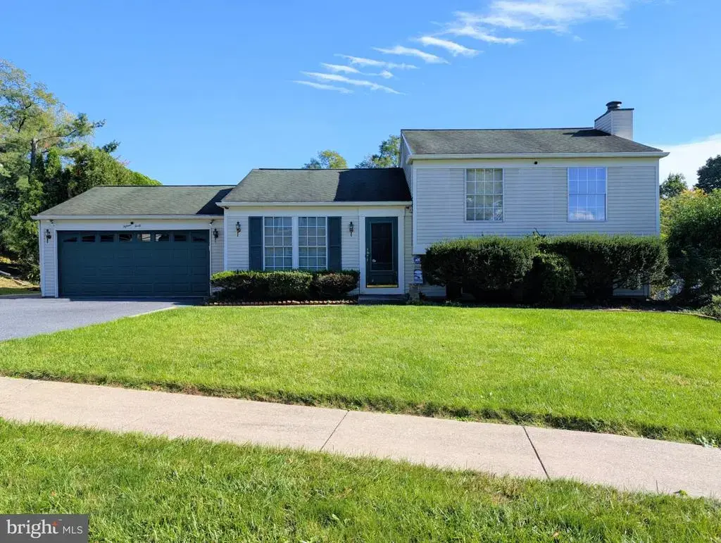 1540 Creek Bed Dr, HARRISBURG