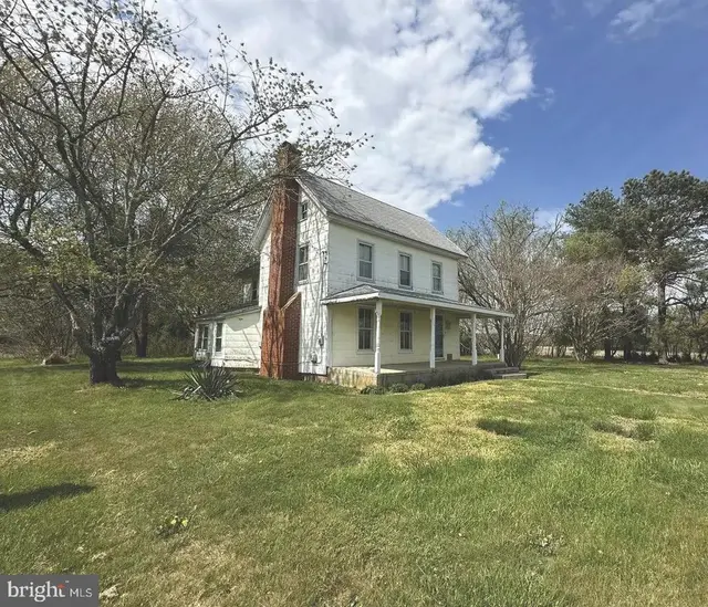 10037 Main St, Berlin