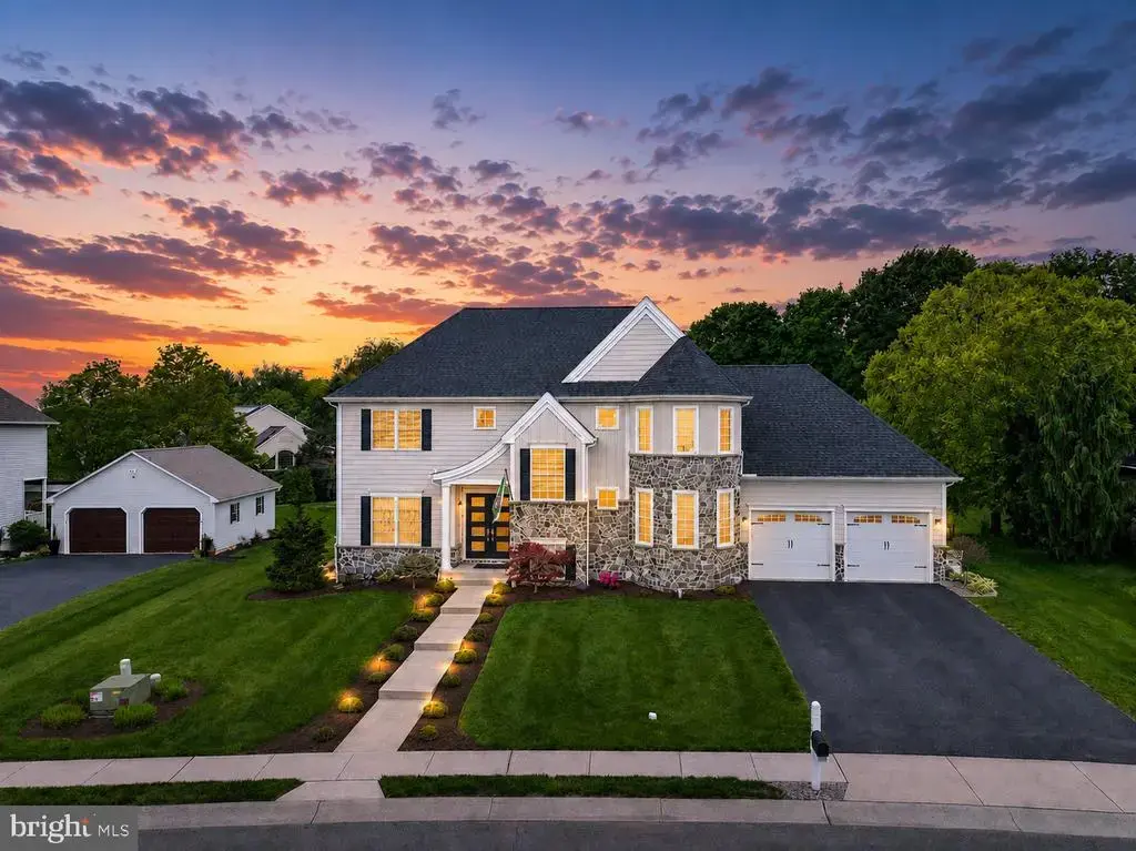 227 Settlers Bnd Bnd, LANCASTER