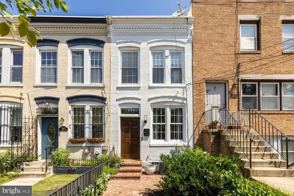 1242 K St Se, WASHINGTON