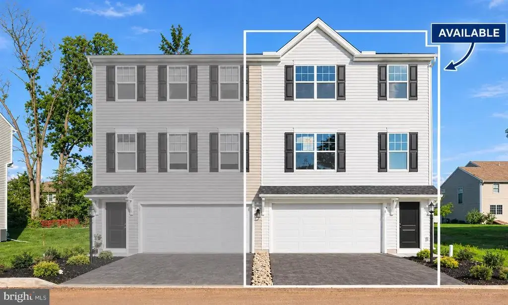 736 Fawn Way, PENNSBURG