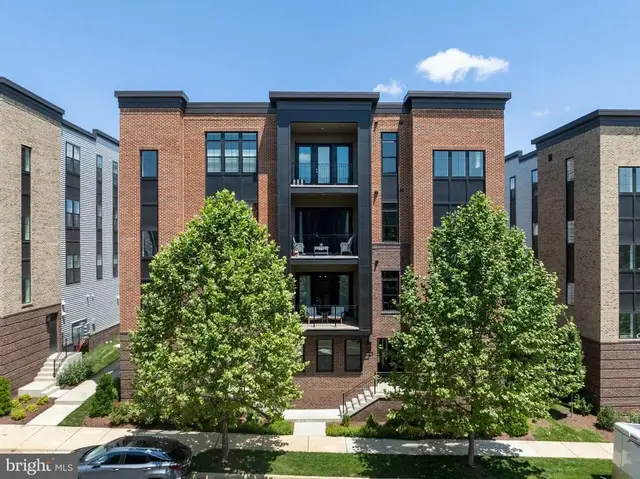 43442 Croson Ln #100, Ashburn