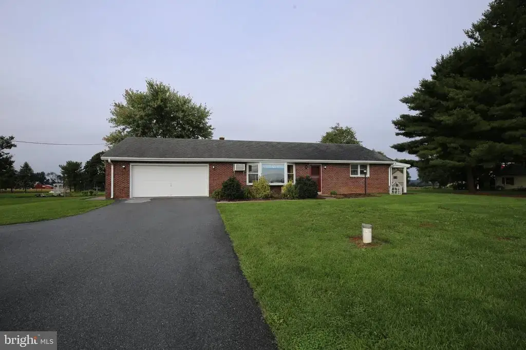 1172 N Colebrook Rd, MANHEIM