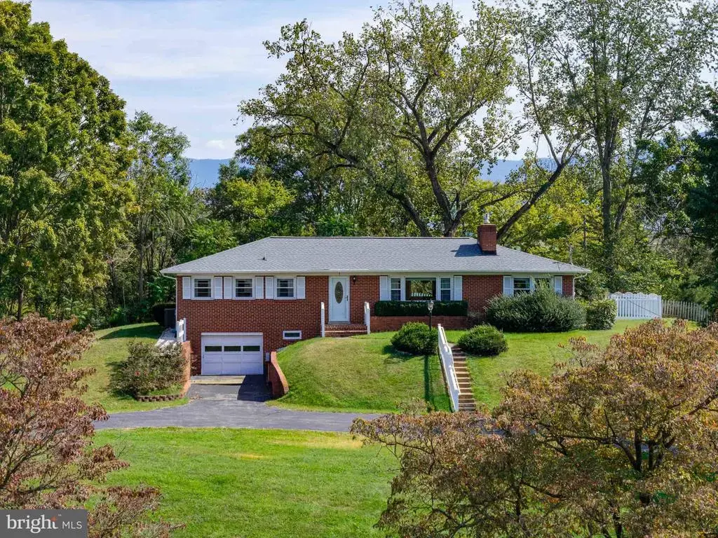 1 Hillside Dr, LURAY