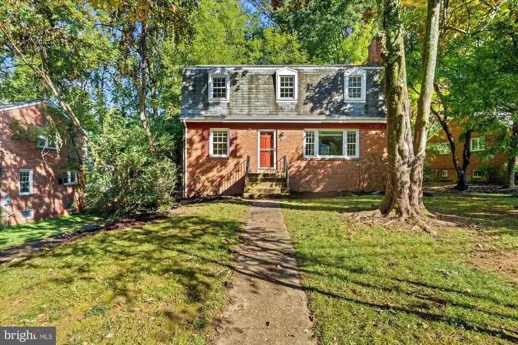 6524 Oakwood Dr, FALLS CHURCH