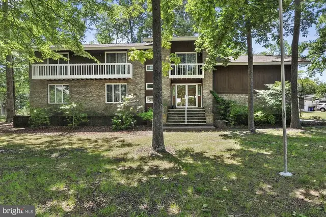 6 Winged Foot Rd, Dover