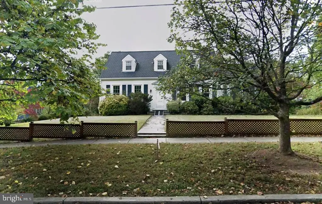 8606 Jefferson St, BETHESDA