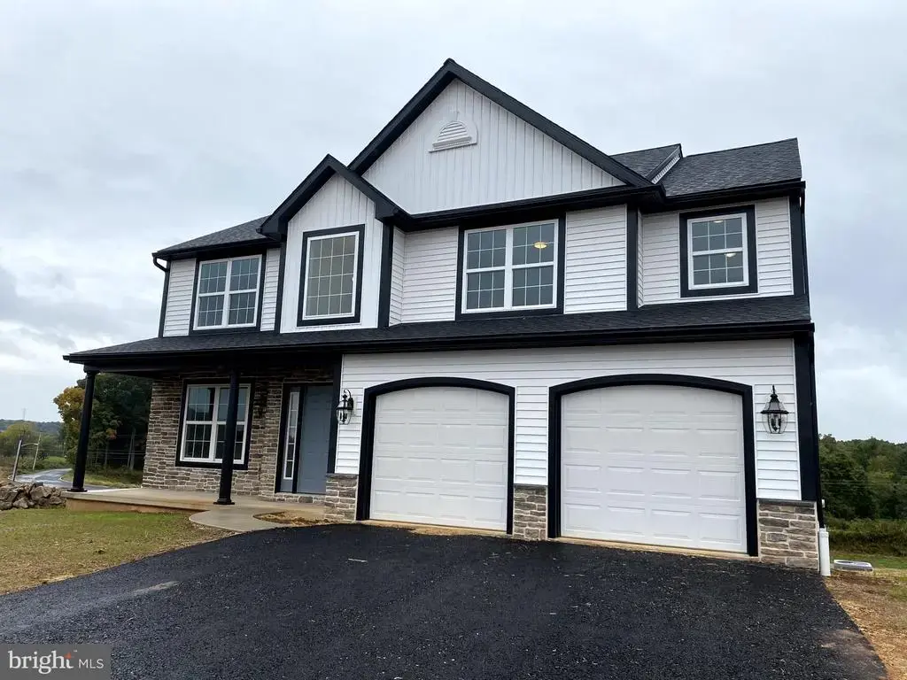 1017 Antonio Dr, READING
