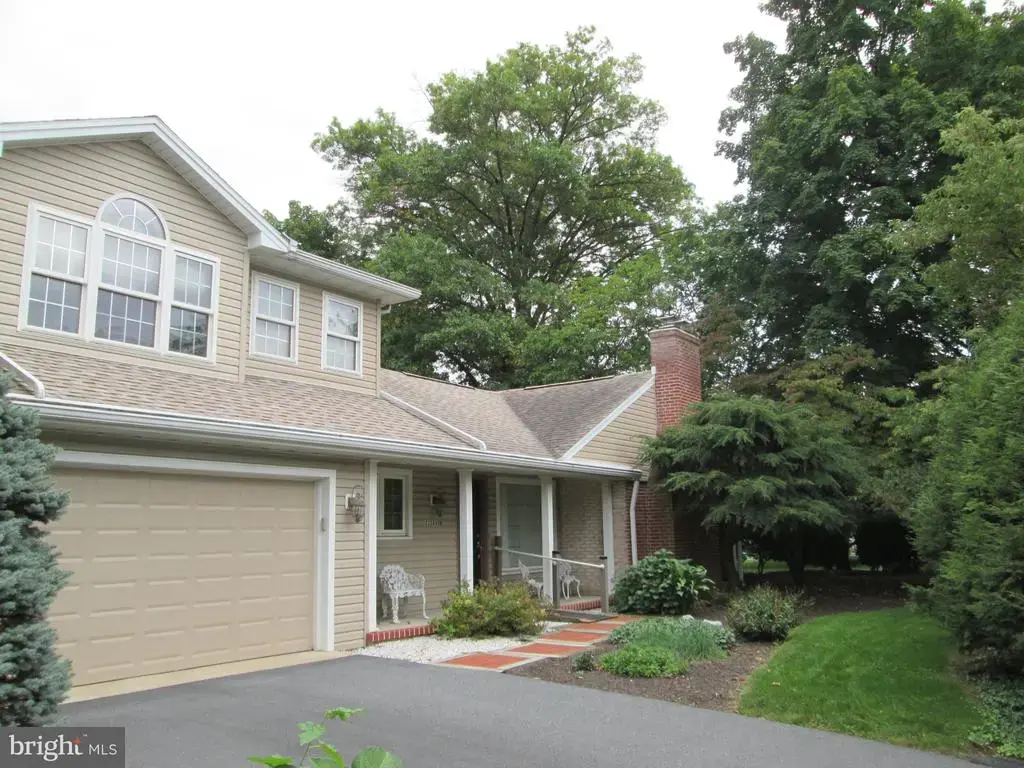 233 Avon Dr, CARLISLE