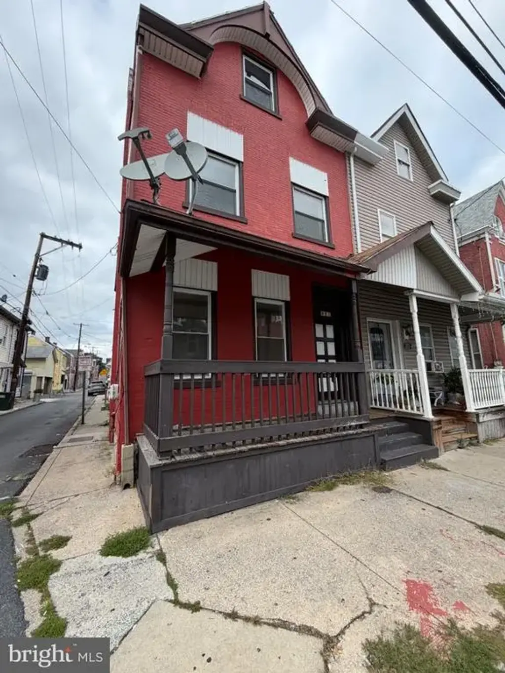 921 Lehman St, LEBANON