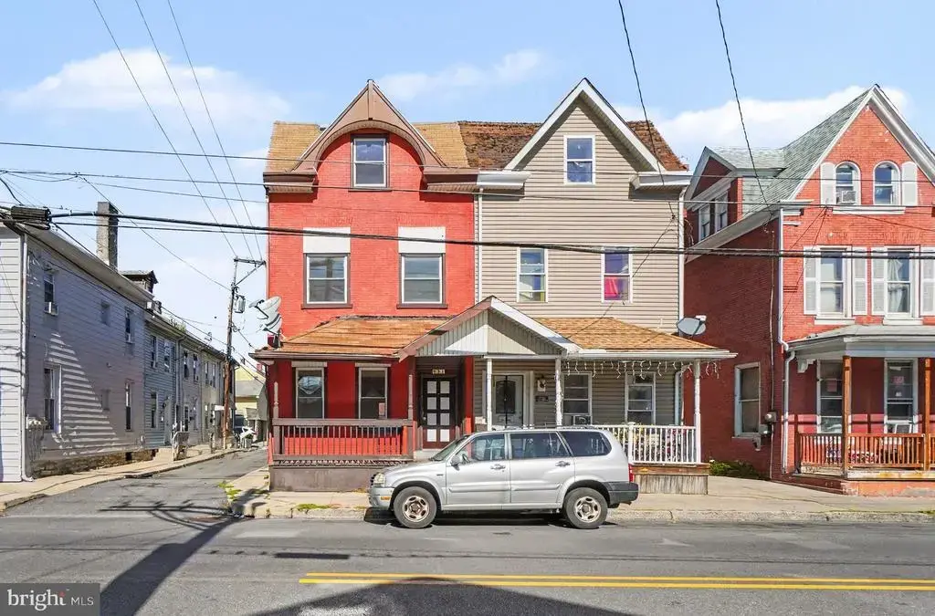 921 Lehman St, LEBANON