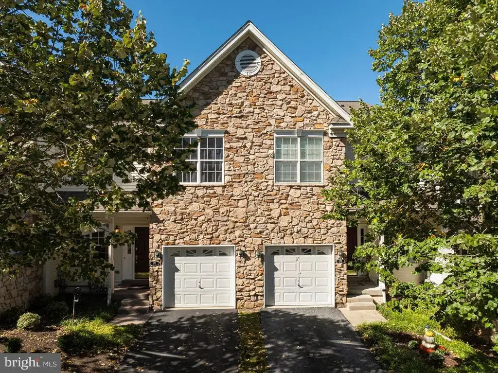 177 Fringetree Dr, WEST CHESTER