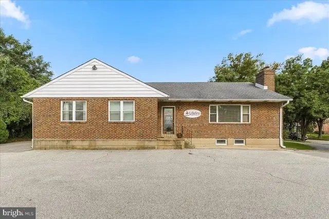 500 W Township Line Rd, Havertown