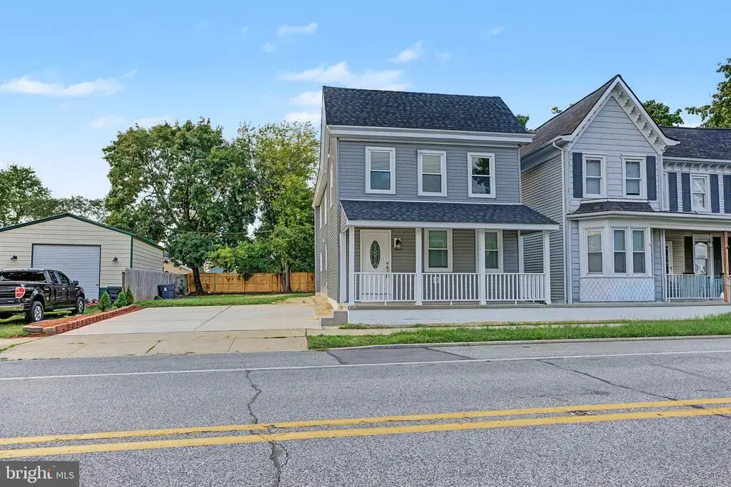 212 S Main St, CLAYTON