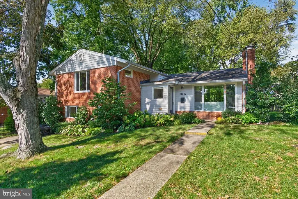 5005 Elsmere Pl, BETHESDA