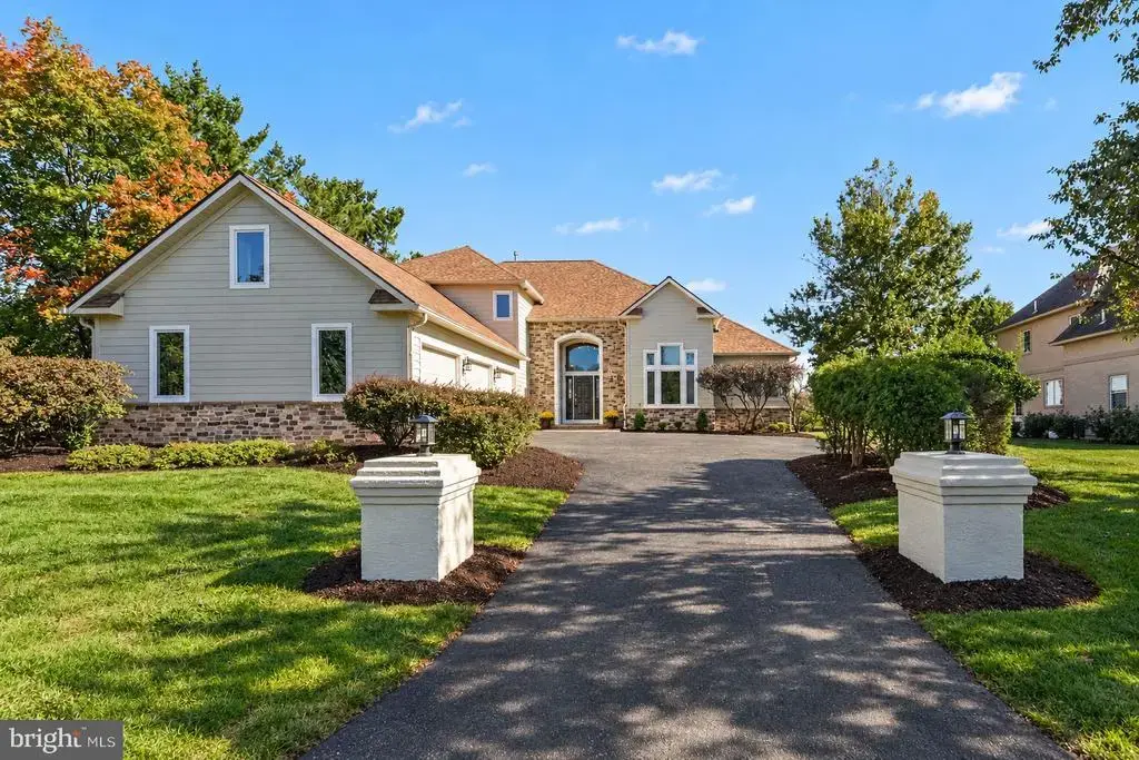 106 Inverness Dr, BLUE BELL