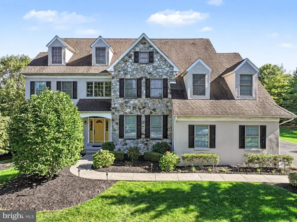 180 Somerset Dr, BLUE BELL
