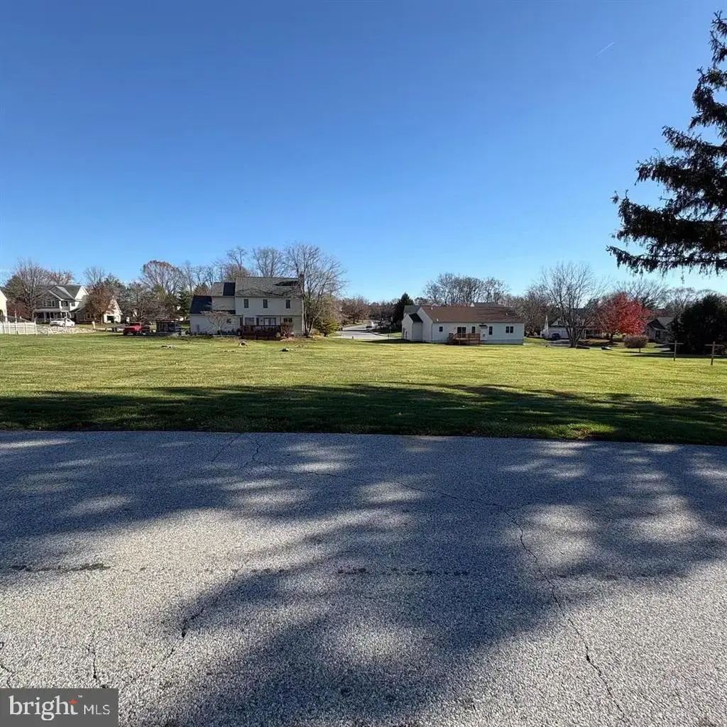 1716 Newport Dr, LANCASTER