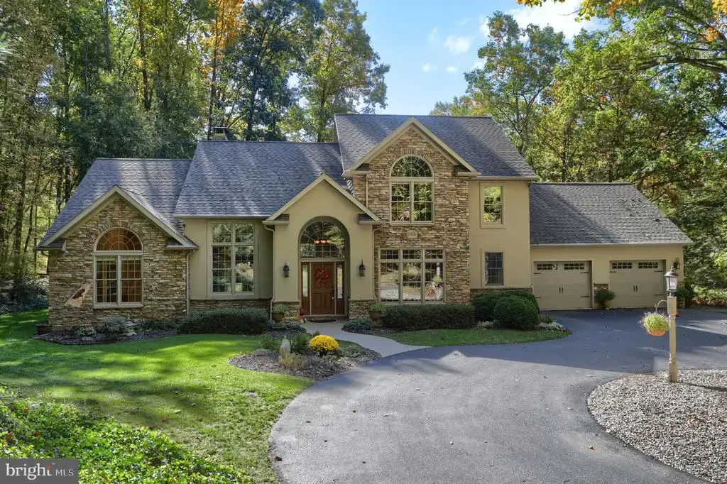 102 Spring Hill Ln, LEBANON