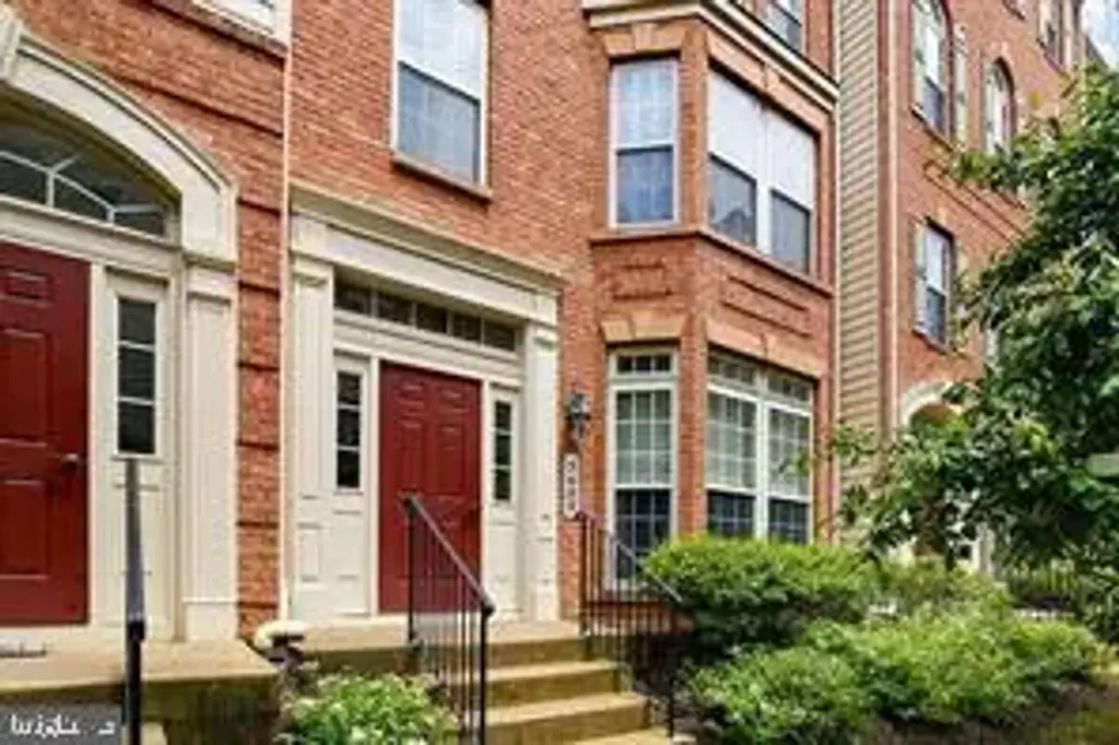 5609 Harrington Falls Ln #5609b, ALEXANDRIA