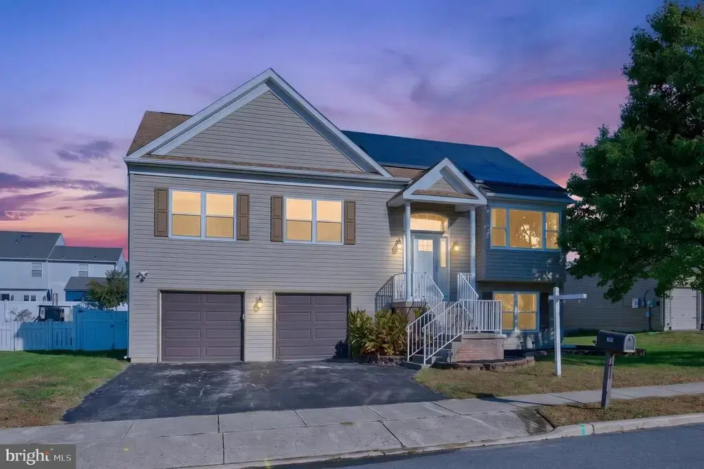 151 Tradewinds Dr, MOUNT ROYAL