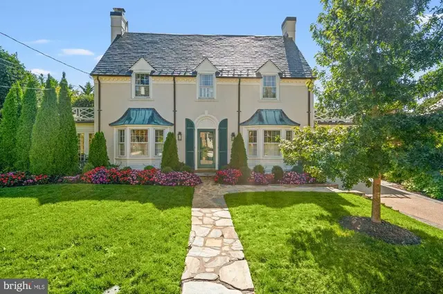 2109 Foresthill Rd, Alexandria