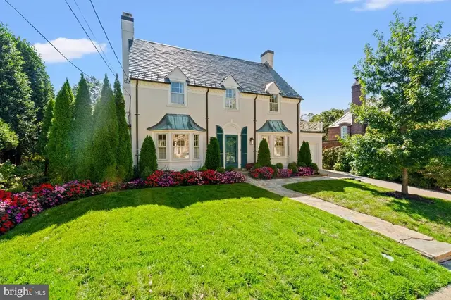 2109 Foresthill Rd, Alexandria