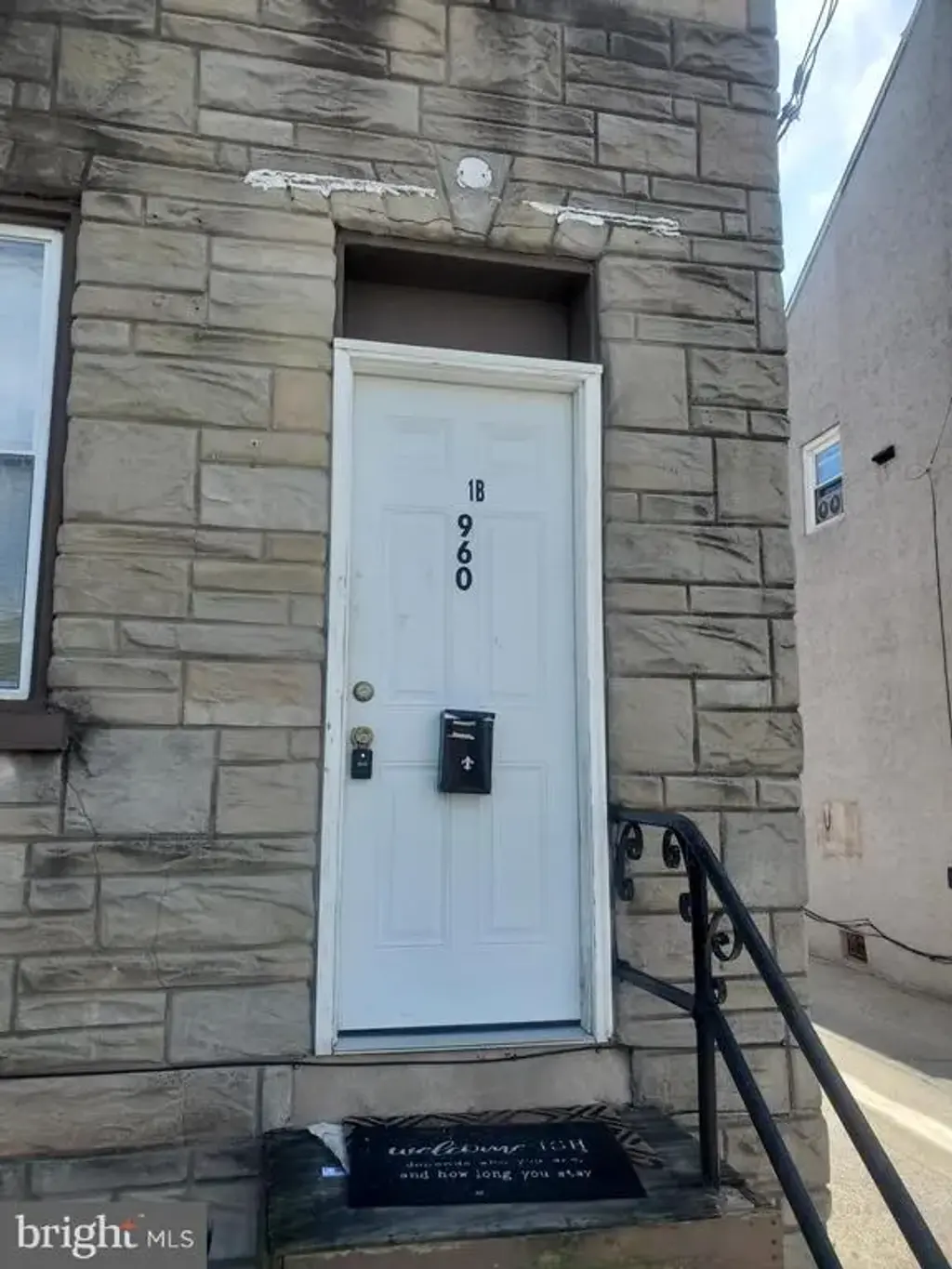 960 N 11th St #1b, READING