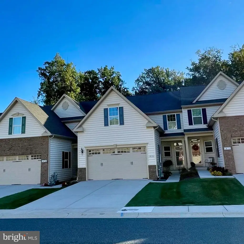 1874 Exton Dr #151, FALLSTON