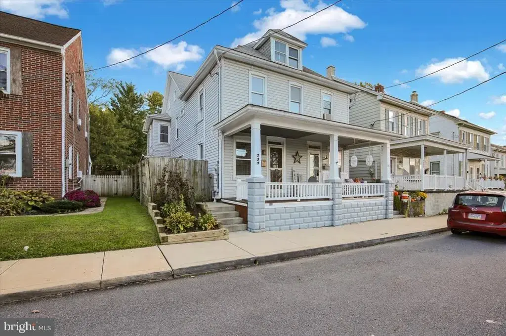 239 Lincoln Ave, EPHRATA