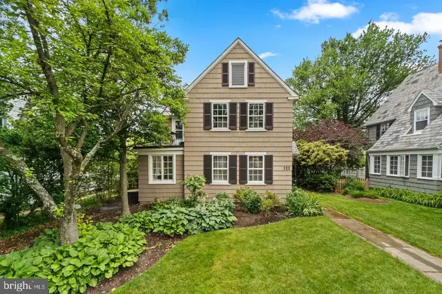 322 Saint Dunstans Rd, Baltimore