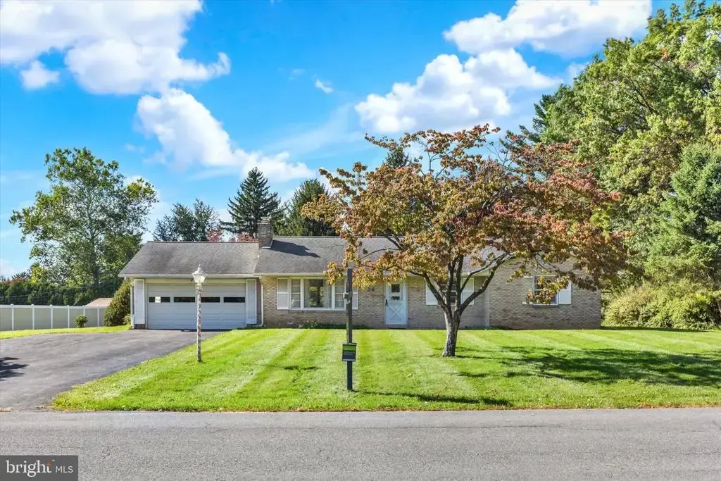 14 Circle Dr, CARLISLE