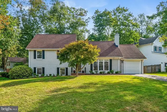 515 Woodland Ct Nw, Vienna