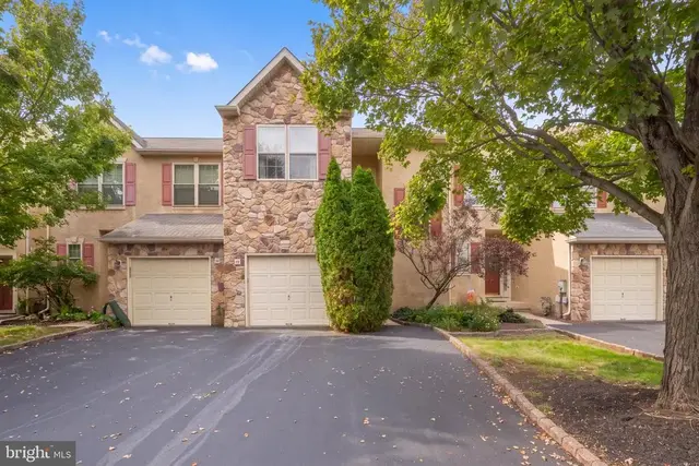 6 Abbott Ct, Norristown