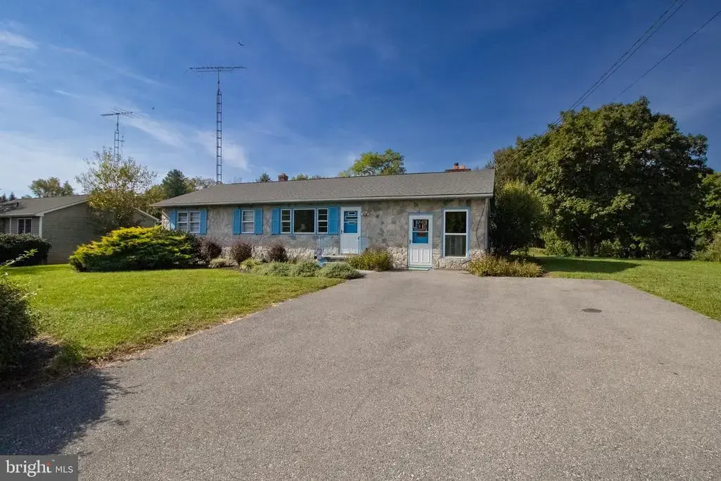 2364 Eagle School Rd, MARTINSBURG